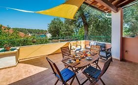 Katia Apartments